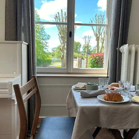 Du Vieux Chateau Bed & Breakfast Les Andelys