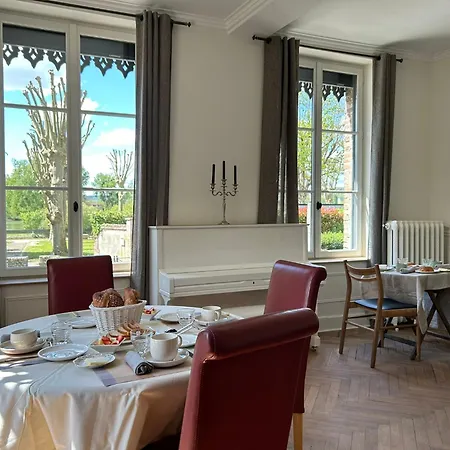 Du Vieux Chateau Лез-Андели