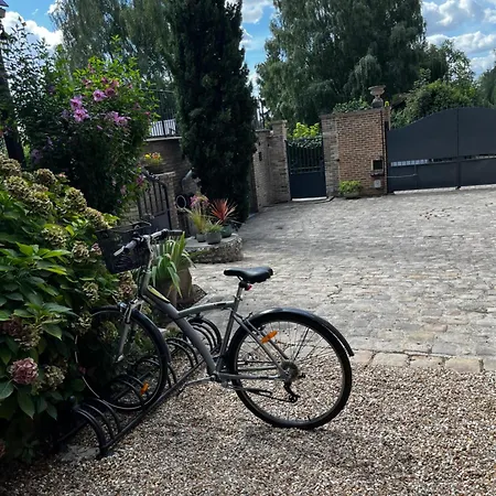 Du Vieux Chateau Лез-Андели