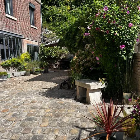 Du Vieux Chateau Отель типа 